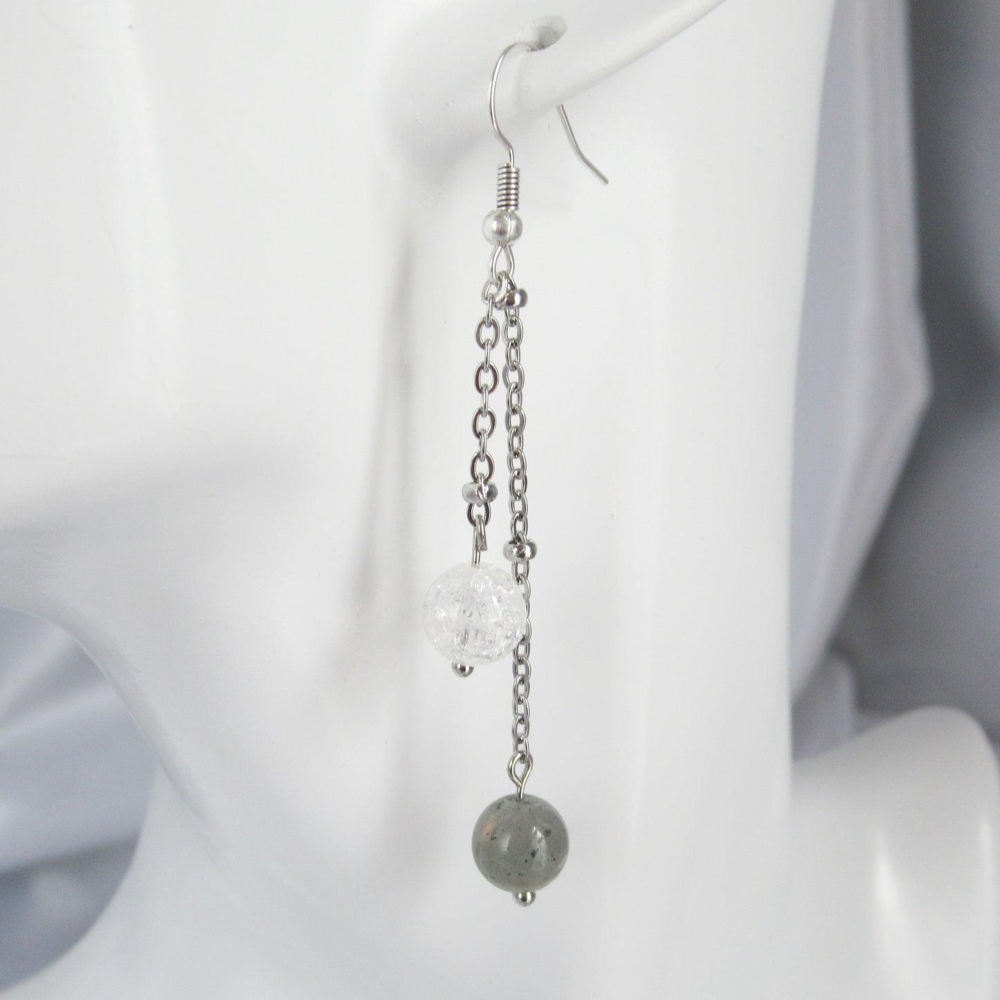 monjolicaillou.fr
https://monjolicaillou.fr › produits › boucles-doreilles-labradorite-cristal-de-roche
Boucles d'oreilles - Labradorite - Cristal de Roche
Illuminez votre quotidien avec nos boucles d'oreilles en Labradorite et Cristal de Roche. La Labradorite, bouclier puissant, protège contre les énergies négatives…