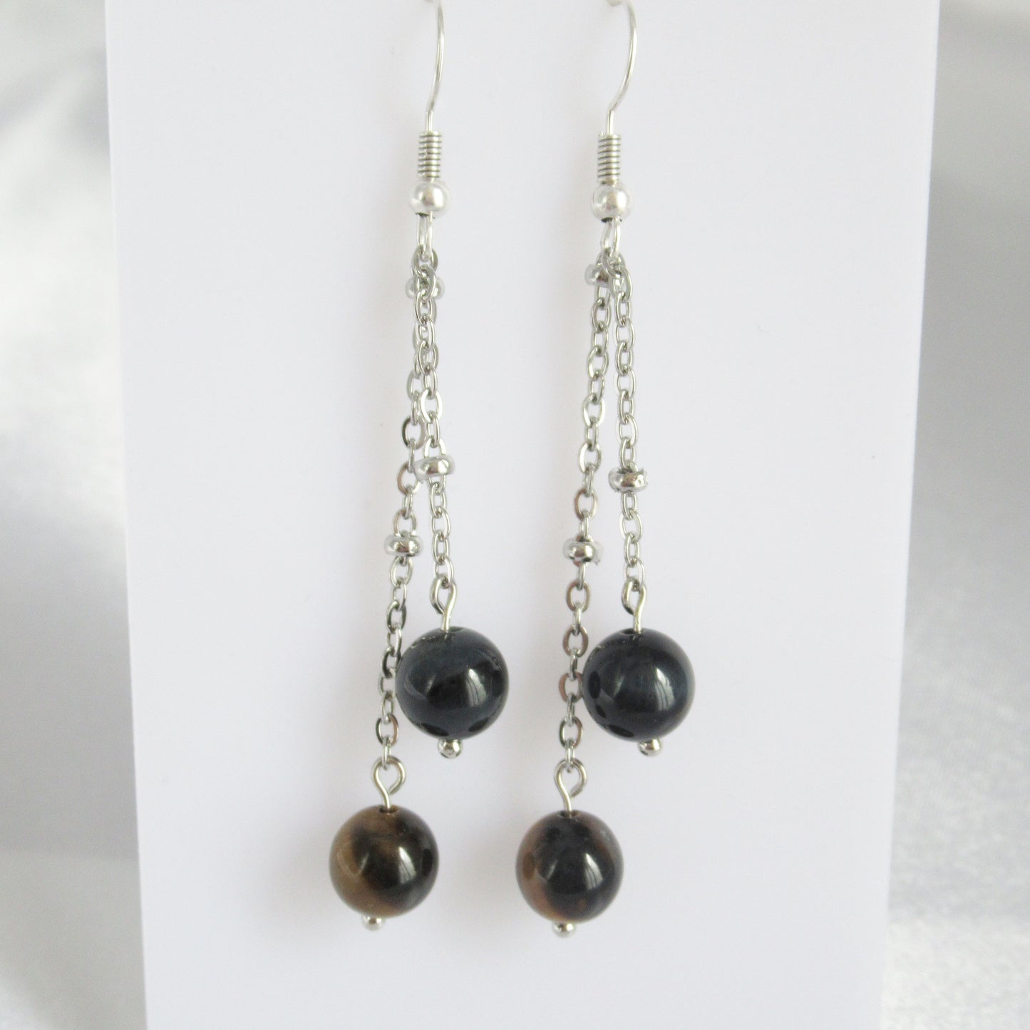 monjolicaillou.fr
https://monjolicaillou.fr › produits › boucles-doreilles-oeil-de-tigre-oeil-de-faucon
Boucles d'oreilles - Oeil de Tigre - Oeil de Faucon
Sublimez votre style avec nos boucles d'oreilles en Oeil de Tigre et Oeil de Faucon, des pierres puissantes et protectrices. L'Oeil de Tigre crée un bouclier co…