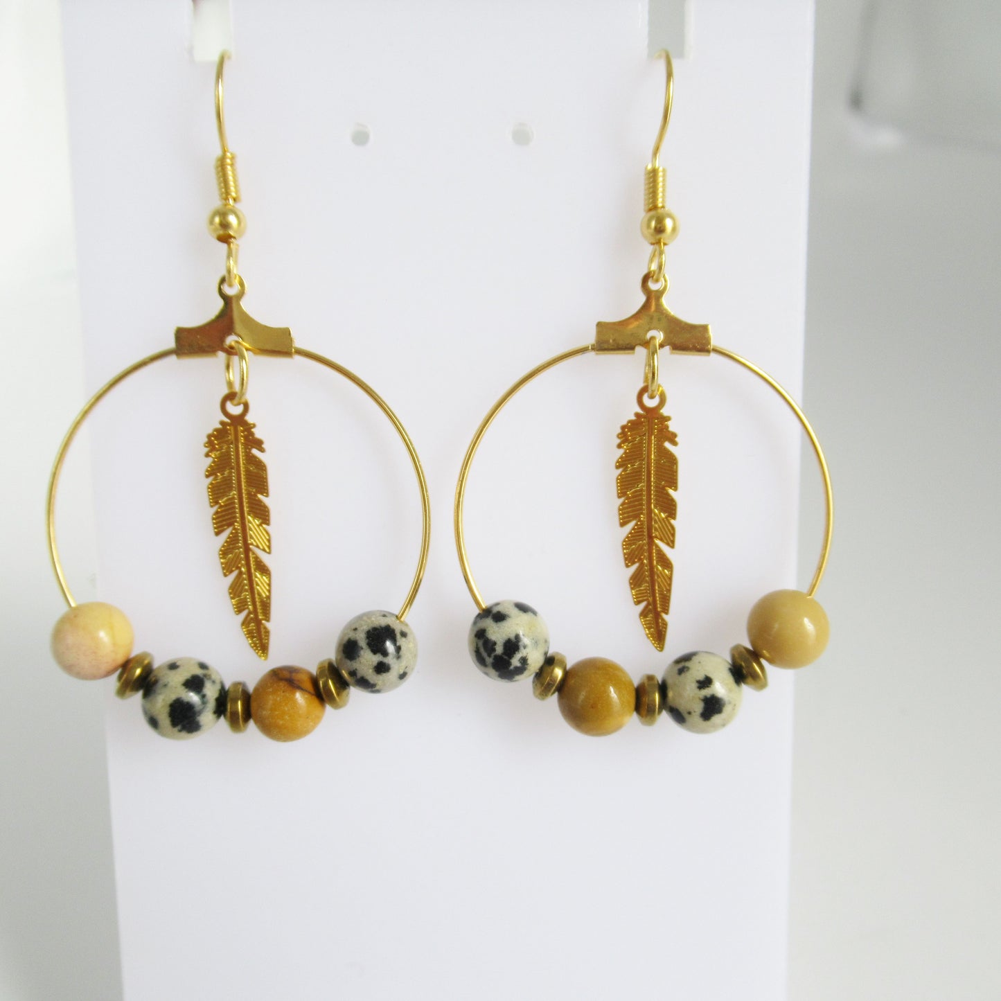 monjolicaillou.fr
https://monjolicaillou.fr › produits › boucles-doreilles-creoles-jaspe-dalmatien-jaspe-mokaite-plume
Boucles d'oreilles Créoles Jaspe Dalmatien Jaspe Mokaïte - Plume
Découvrez nos boucles d'oreilles créoles ornées de Jaspe Dalmatien et Jaspe M