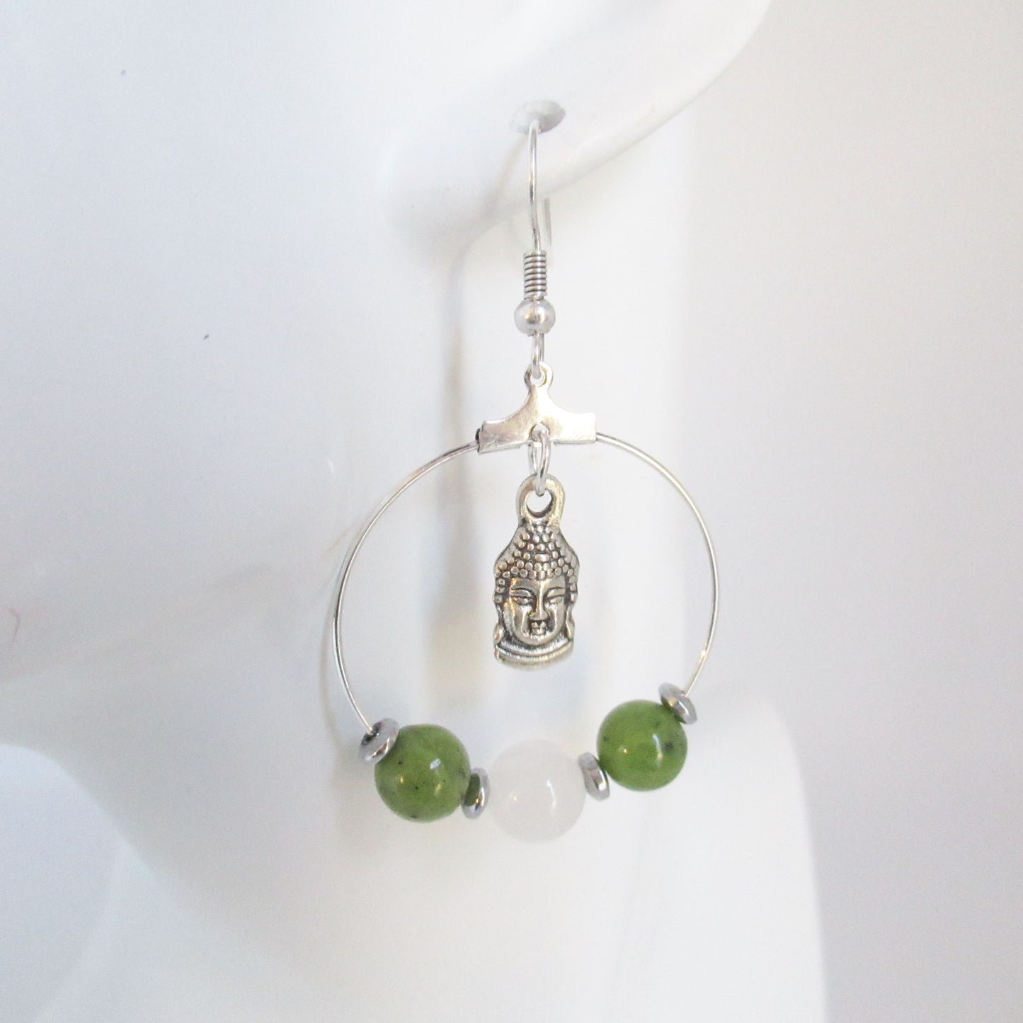 monjolicaillou.fr
https://monjolicaillou.fr › produits › boucles-doreilles-jade-vert-jade-blanc-bouddha
Boucles d'oreilles - Jade vert - Jade blanc - Bouddha
Ces boucles d'oreilles en Jade blanc et Néphrite ne sont pas seulement belles ; elles vous apportent également un soutien précieux au quotidien. Symbole du Jade blanc…