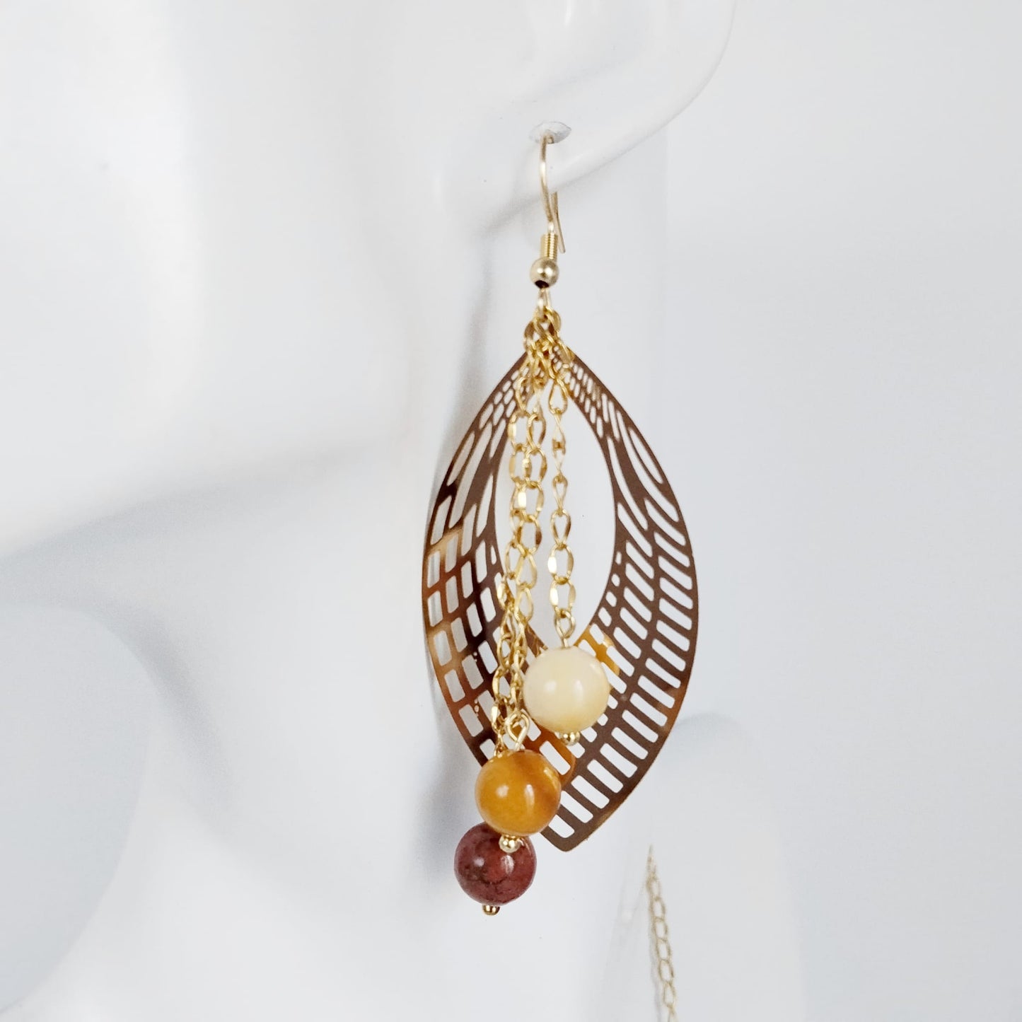 Découvrez notre parure collier et boucles d'oreilles en Jaspe Mokaïte d'Australie. Vitalité, ancrage, protection et sérénité.