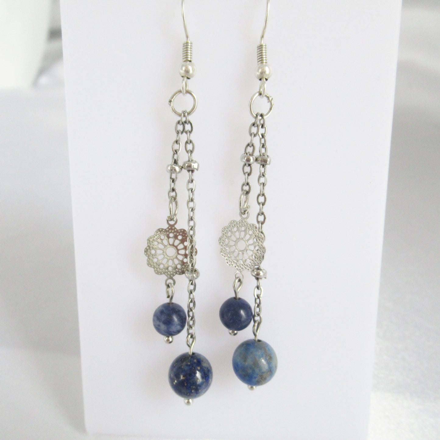 monjolicaillou.fr
https://monjolicaillou.fr › produits › boucles-doreilles-lapis-lazuli-sodalite
Boucles d'oreilles - Lapis lazuli - Sodalite - Bohème
Découvrez nos boucles d'oreilles "Lapis Lazuli & Sodalite" au style bohème, parfaites pour allier élégance et bien-être. Le Lapis Lazuli, pierre de la connaissa…