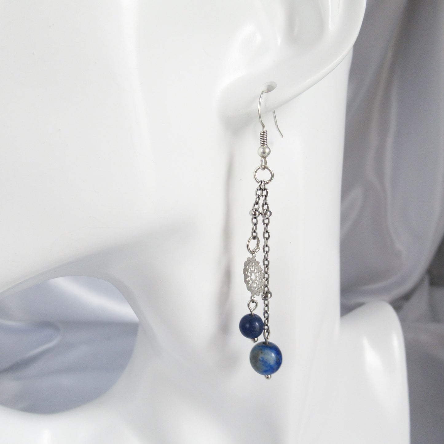 monjolicaillou.fr
https://monjolicaillou.fr › produits › boucles-doreilles-lapis-lazuli-sodalite
Boucles d'oreilles - Lapis lazuli - Sodalite - Bohème
Découvrez nos boucles d'oreilles "Lapis Lazuli & Sodalite" au style bohème, parfaites pour allier élégance et bien-être. Le Lapis Lazuli, pierre de la connaissa…