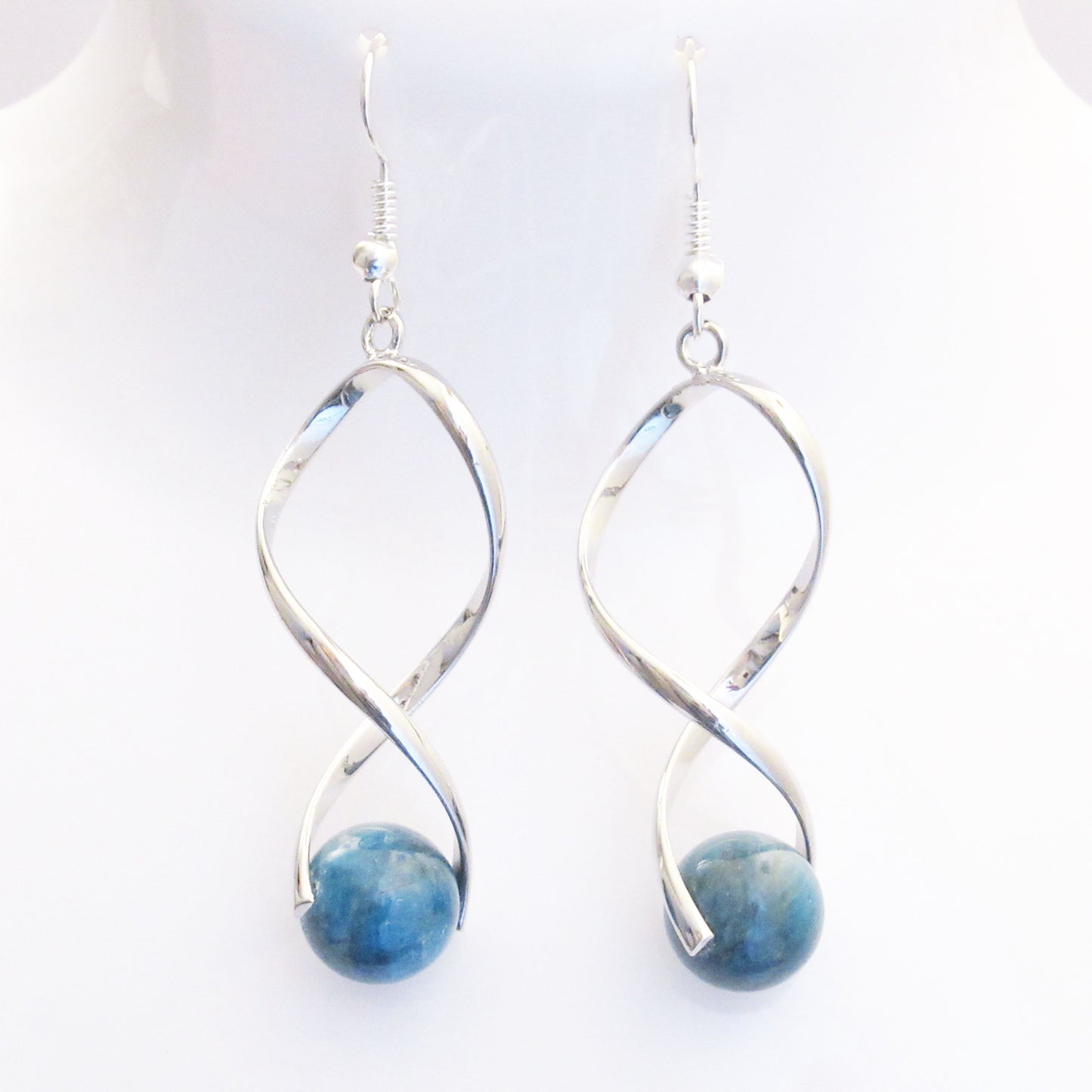 boucles-doreilles-torsade-en-pierres-naturelles-lithotherapie-aventurine-amethyste-apatite-cornaline-labradorite-lapis-malachite-tigre-quartz-rose-sodalite