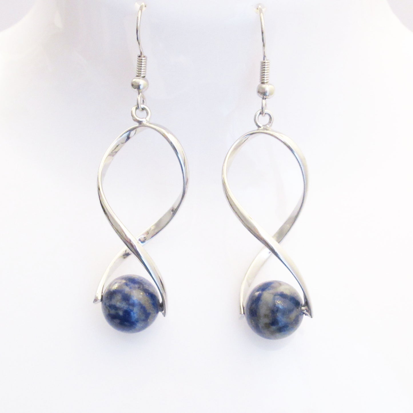 boucles-doreilles-torsade-en-pierres-naturelles-lithotherapie-aventurine-amethyste-apatite-cornaline-labradorite-lapis-malachite-tigre-quartz-rose-sodalite