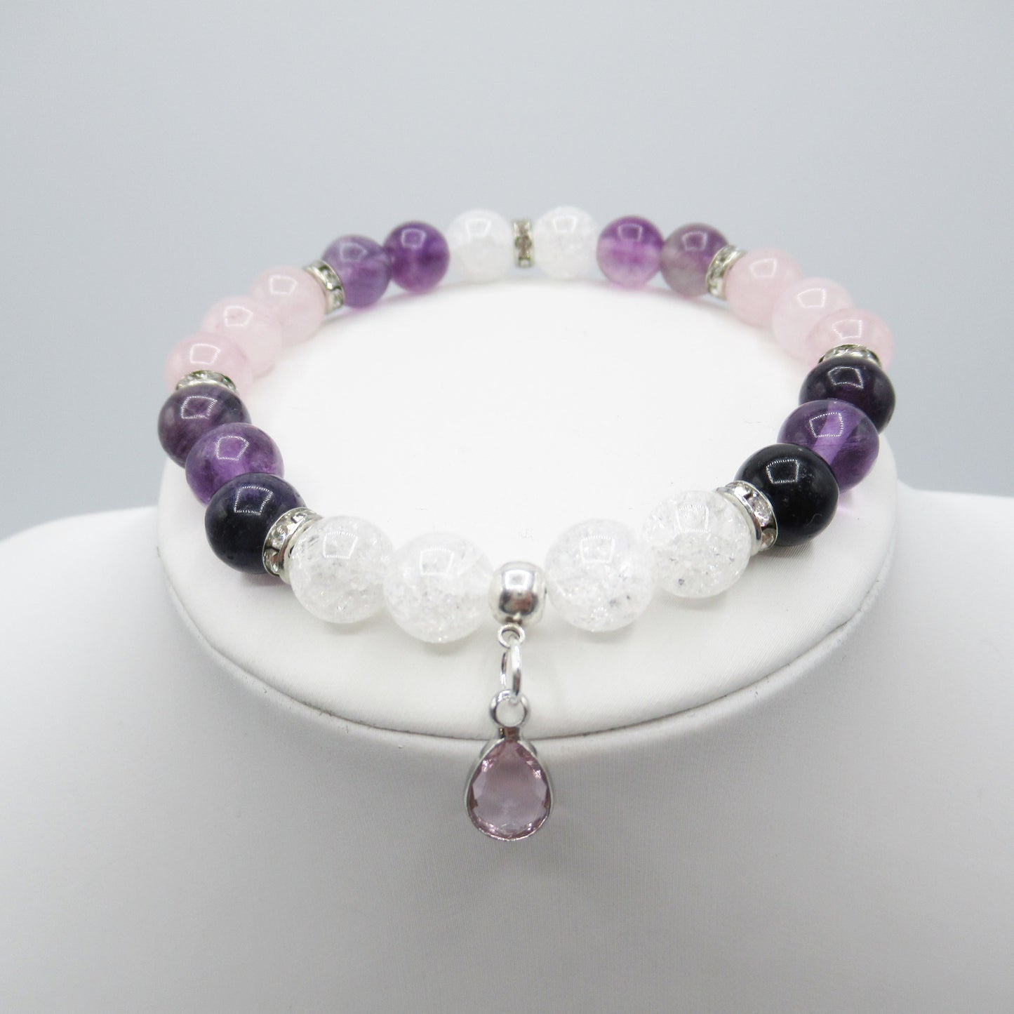 Bracelet Fluorite pourpre et Quartz rose pour Femme en pierres naturelles… https://monjolicaillou.fr/products/bracelet-fluorite-pourpre-et-quartz-rose-pour-femme-en-pierres-naturelles-lithotherapie