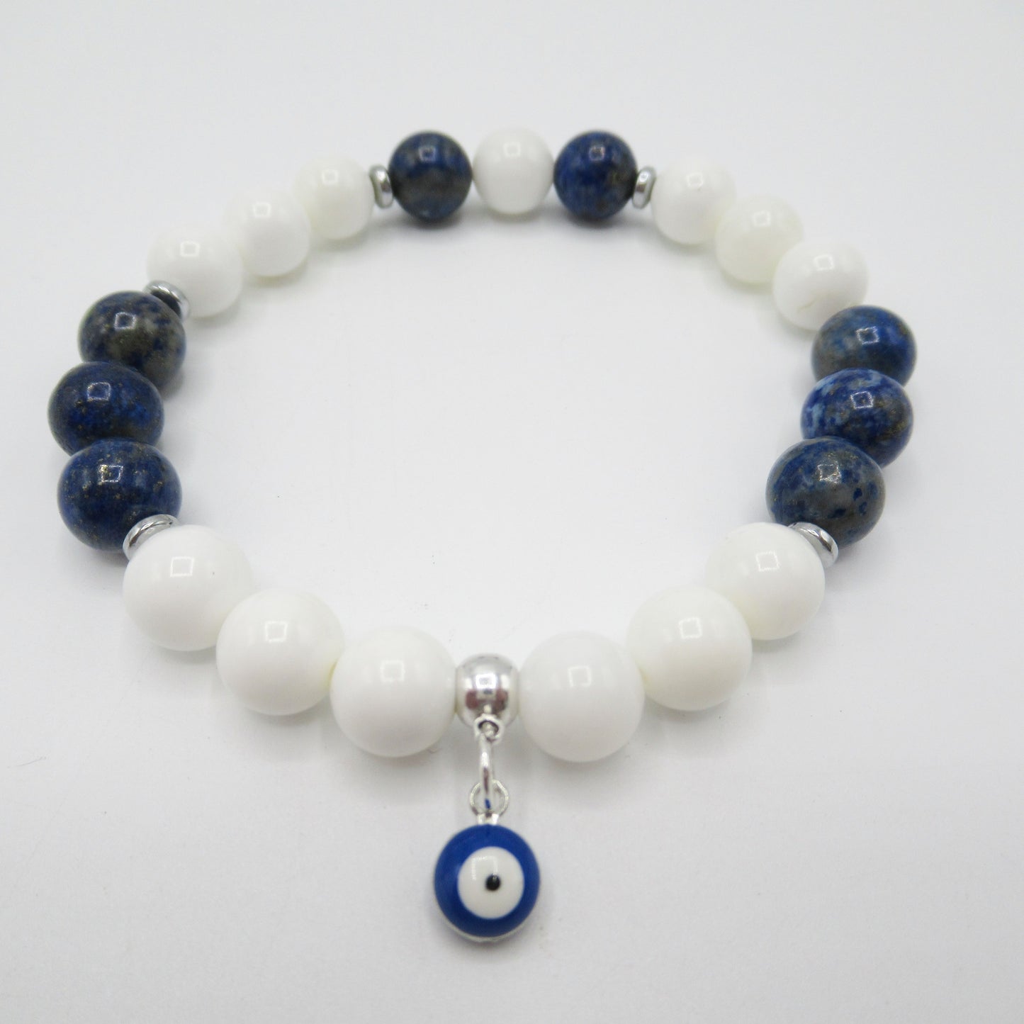 monjolicaillou.fr
https://monjolicaillou.fr › produits › bracelet-protection-serenite-intuition
Bracelet Protection - Sérénité - Intuition
Découvrez l'alliance parfaite de la beauté et du pouvoir protecteur avec ce trio de pierres sacrées. Le Lapis-lazuli, stimule vos capacités extrasensorielles à…