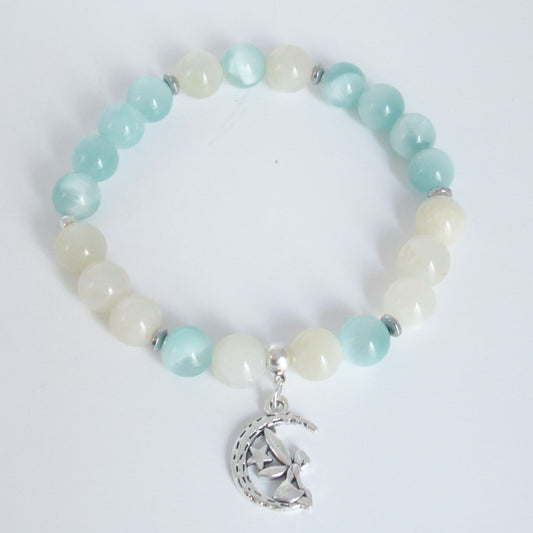 monjolicaillou.fr  https://monjolicaillou.fr › produits › bracelet  Bracelet  Bracelet Unique - doux comme un nuage et harmonieux - Équilibrant, apaisant, transformateur.En Garniérite (Pierre de Lune verte) et Pierre de lune blanche.Découvrez ce bracelet unique, conçu pour ceux qui recherchent l'ouverture d'esprit, l'accueil du changement et une confiance en soi renforcée.