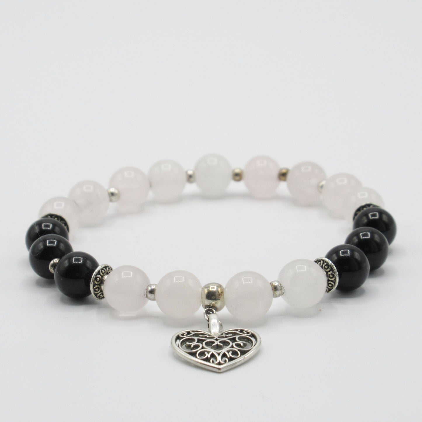 Bracelet Femme en pierres naturelles - Quartz Rose - Grenat - Coeur https://monjolicaillou.fr/products/bracelet-femme-en-pierres-naturelles-quartz-rose-grenat-coeur
