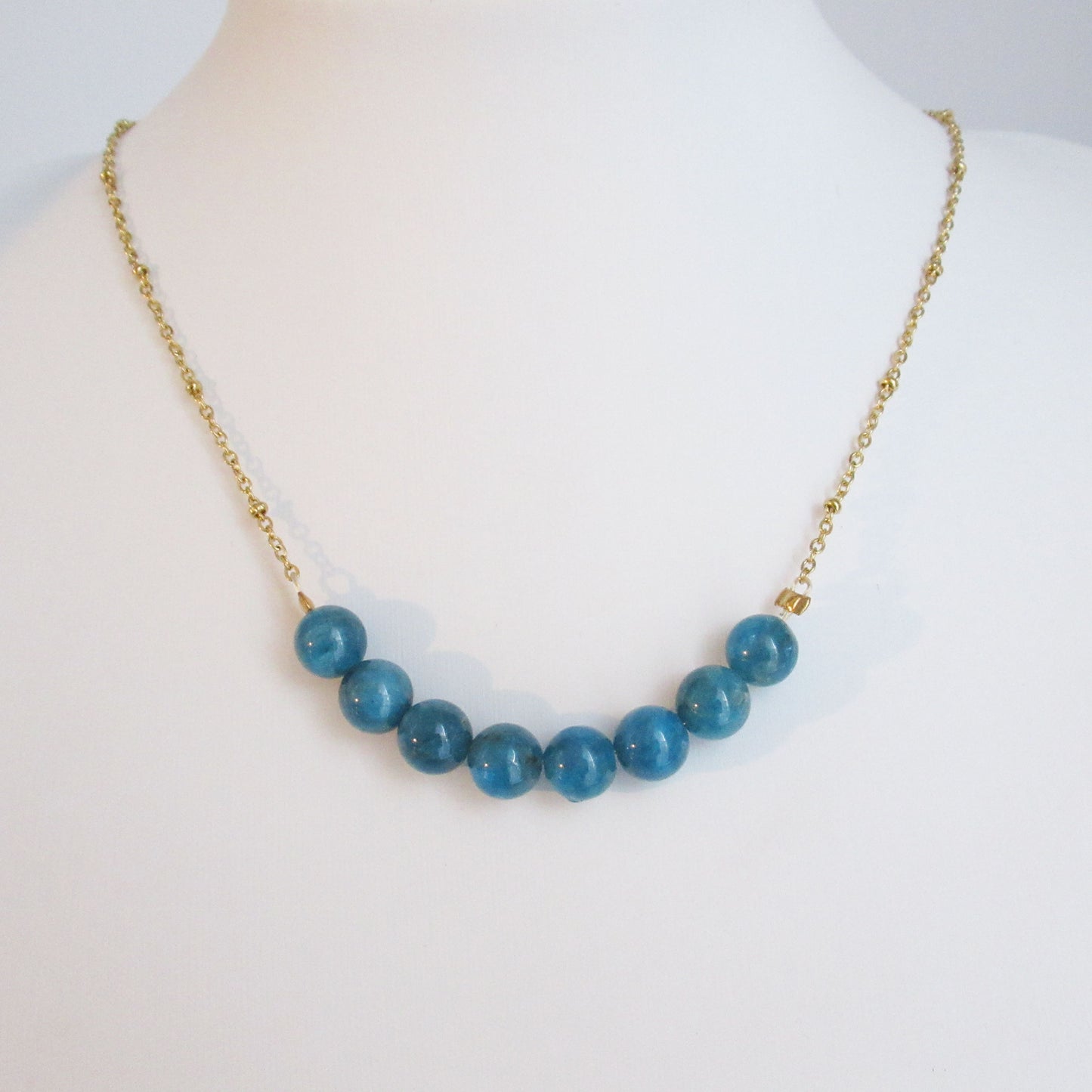 Collier en pierres naturelles