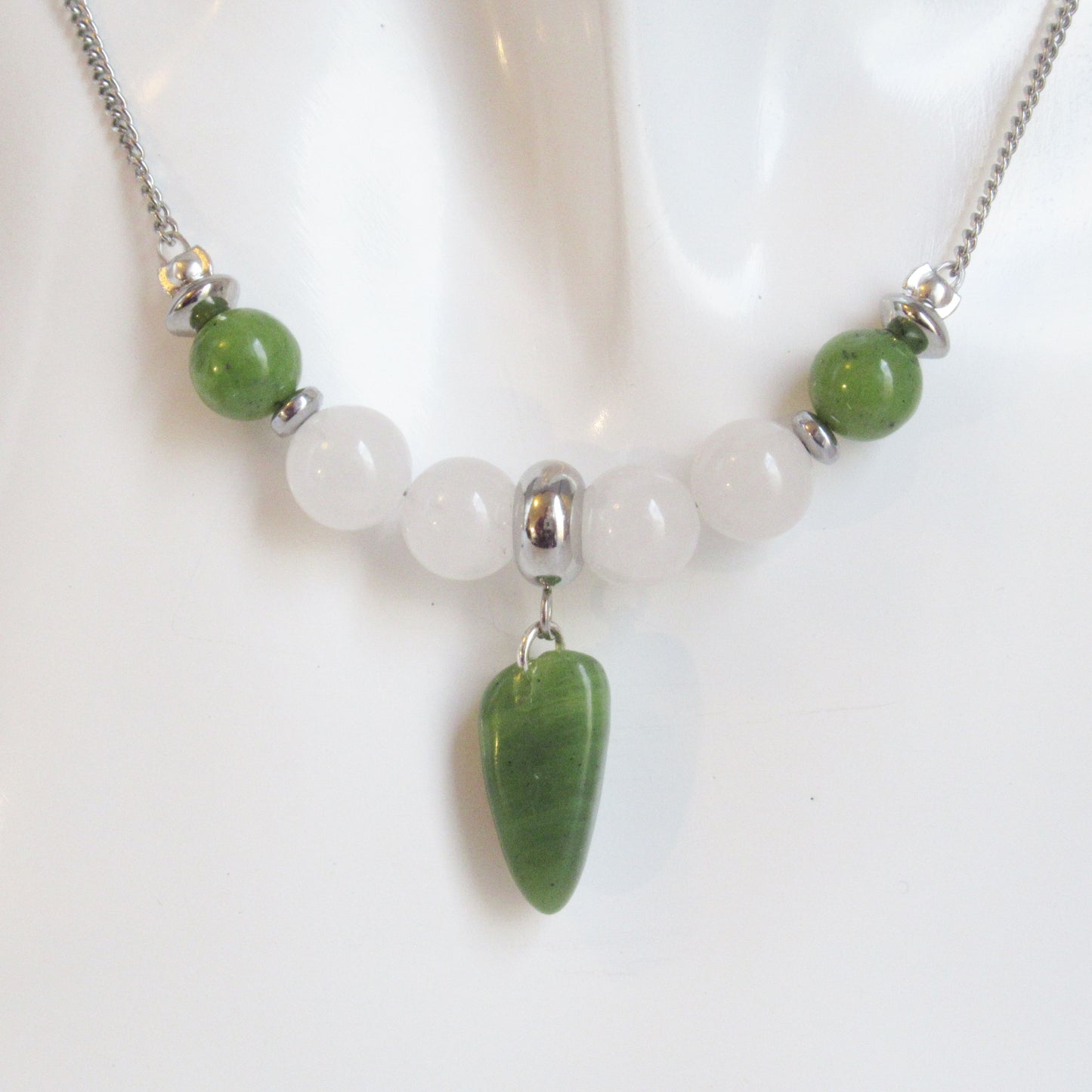 Collier en pierre naturelle - Jade blanc et Jade néphrite