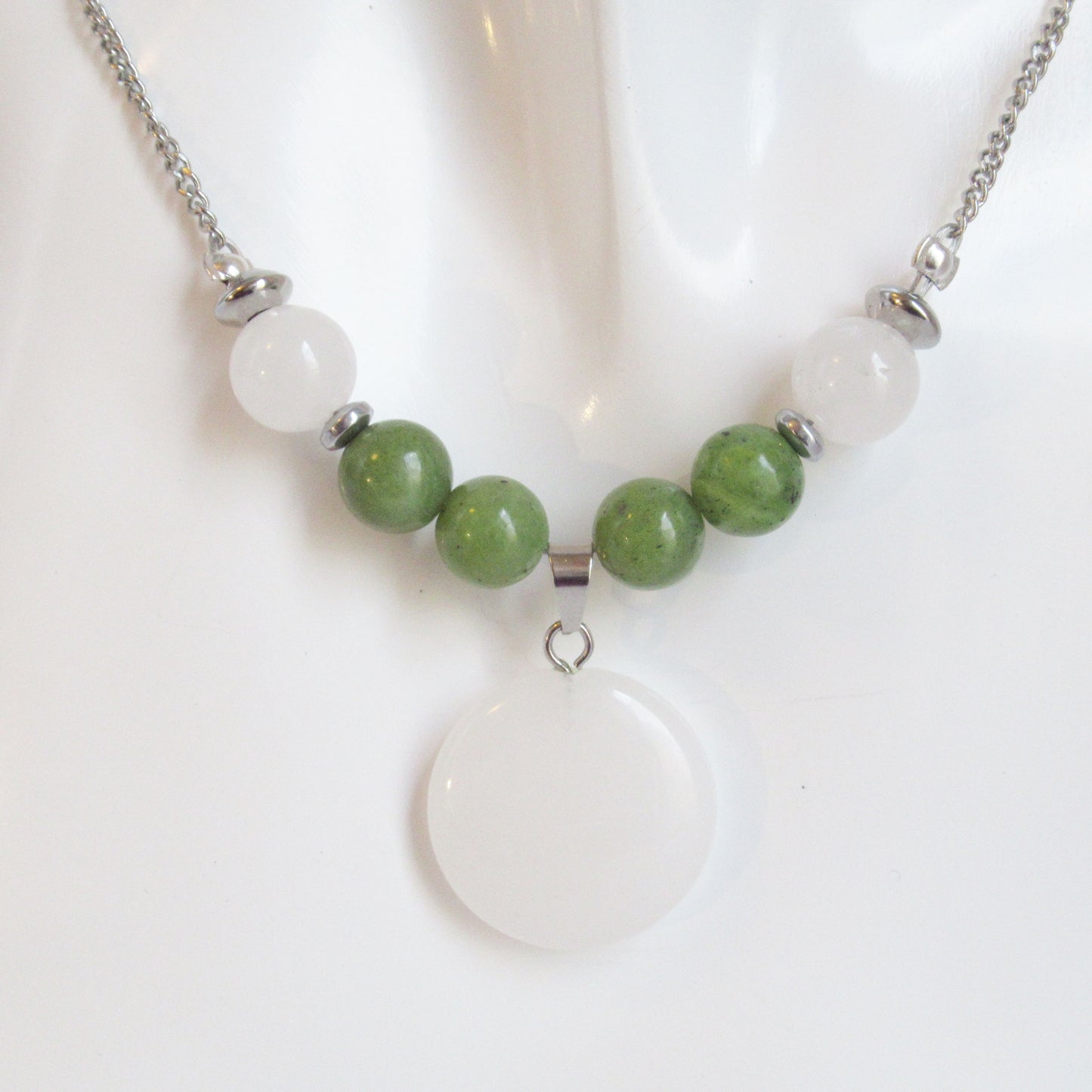 Collier en pierre naturelle - Jade blanc et Jade néphrite