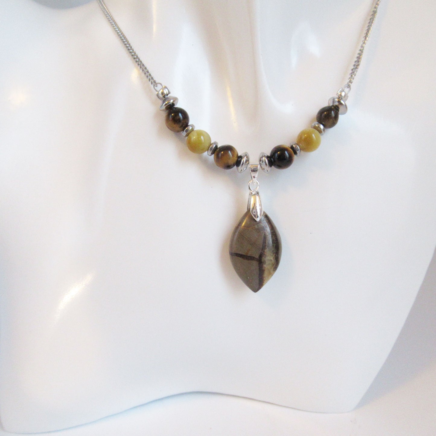 Collier Septaria Oeil de tigre en pierres naturelles