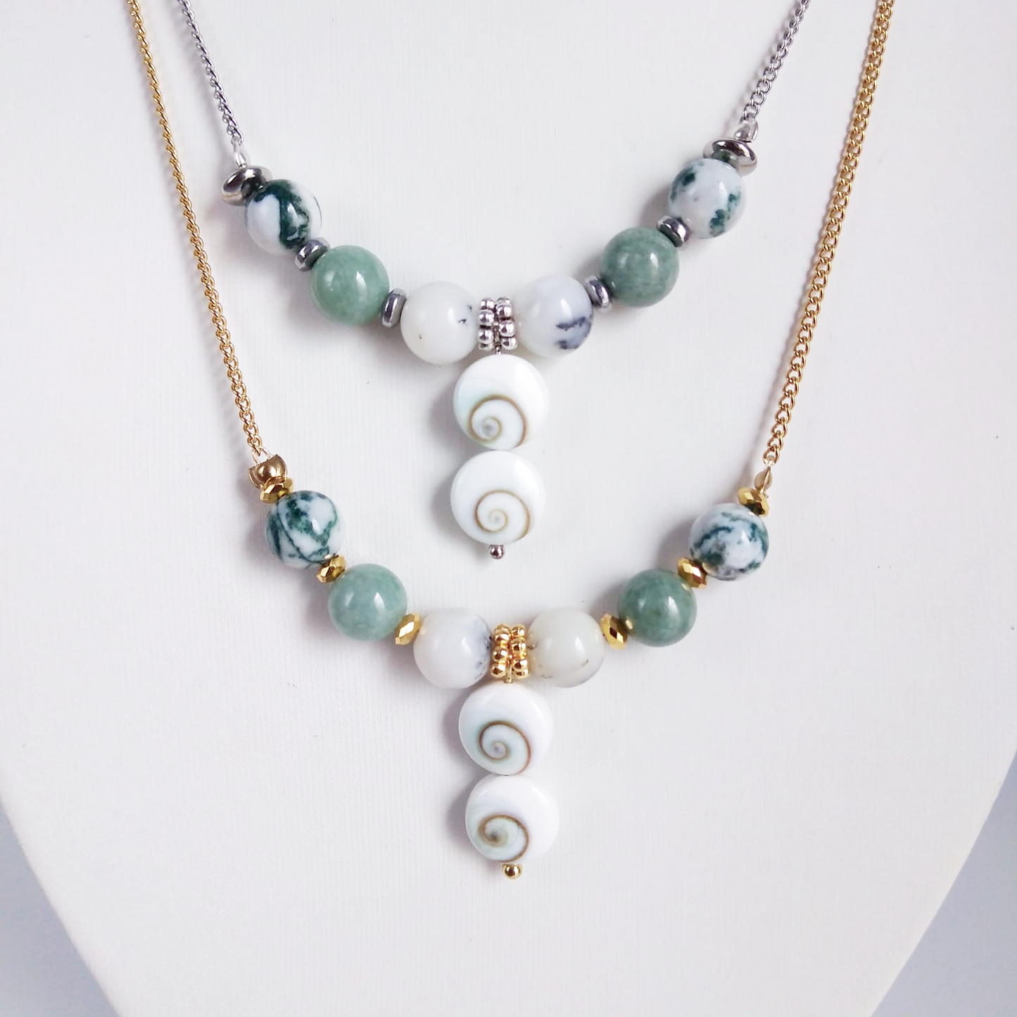 Attirez la chance, la prospérité et la protection avec notre sélection de pierres porte-bonheur : Œil de Sainte-Lucie, Agate Mousse, Jade, Merlinite.