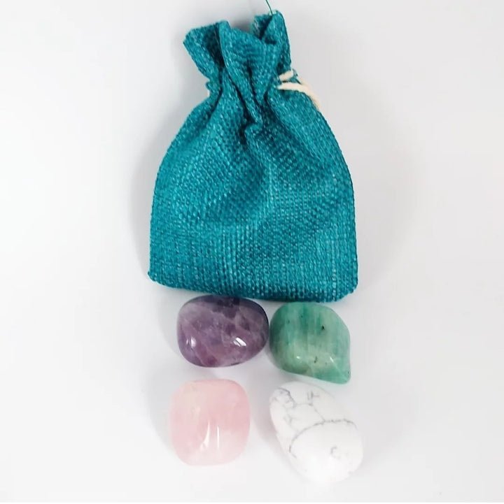 Kit 4 pierres naturelles – Apaisement, sérénité et lâcher-prise. Amazonite, Quartz Rose, Améthyste, Howlite. Idéal contre stress et anxiété.