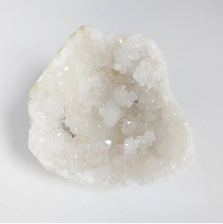 Mini-Géode en Cristal de Roche – Amplificateur Énergétique et Clairvoyance