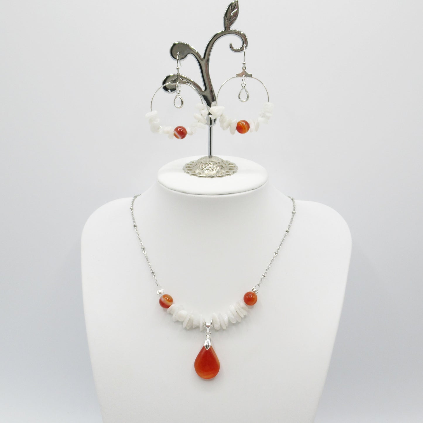 Collier Cornaline Pierre de Lune - Féminité Fertilité - Femme en pierr… https://monjolicaillou.fr/products/collier-cornaline-pierre-de-lune-f-minit-fertilit-femme-en-pierre-naturelles-lithotherapie