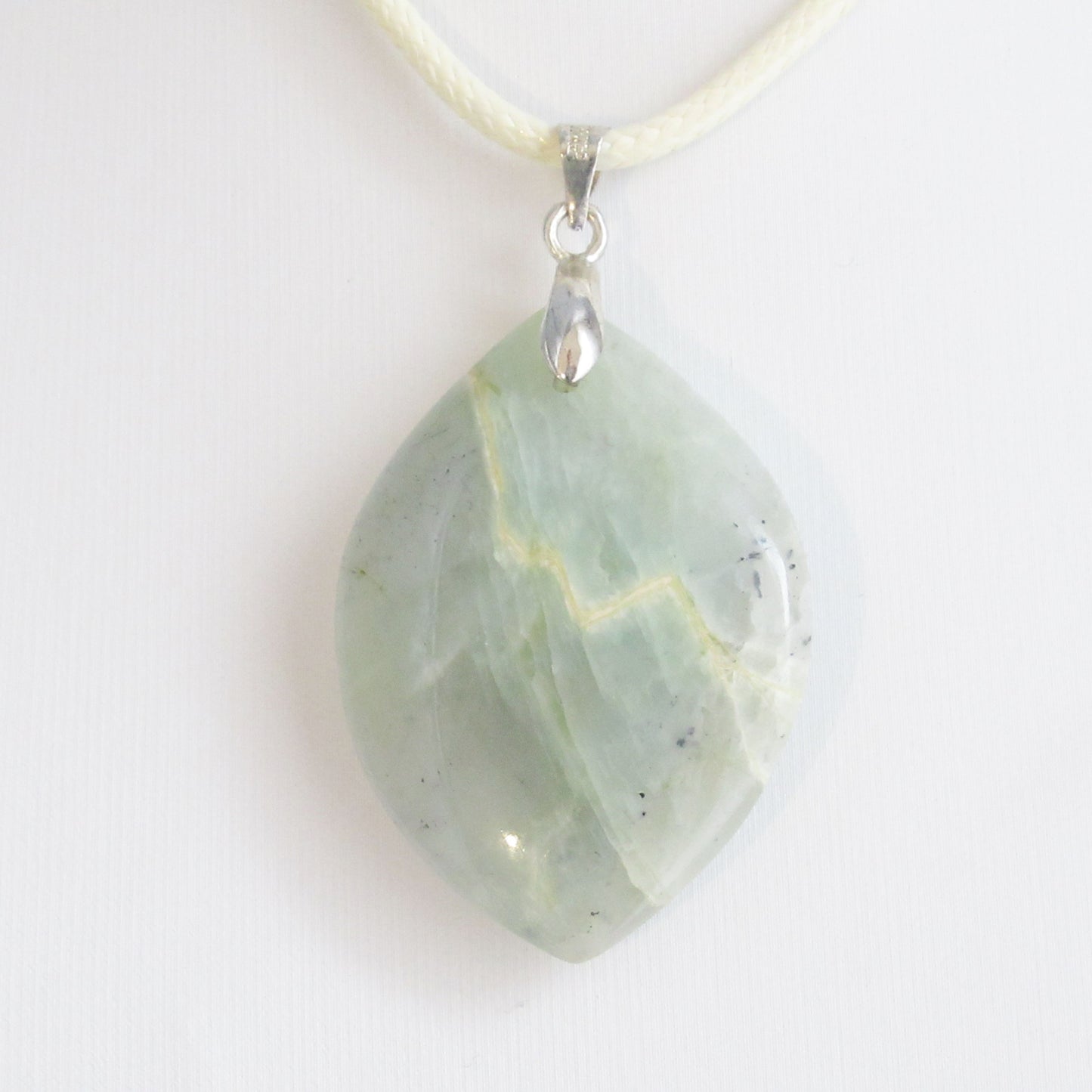 Pendentif en pierre naturelle - Garniérite - Pierre de Lune Verte