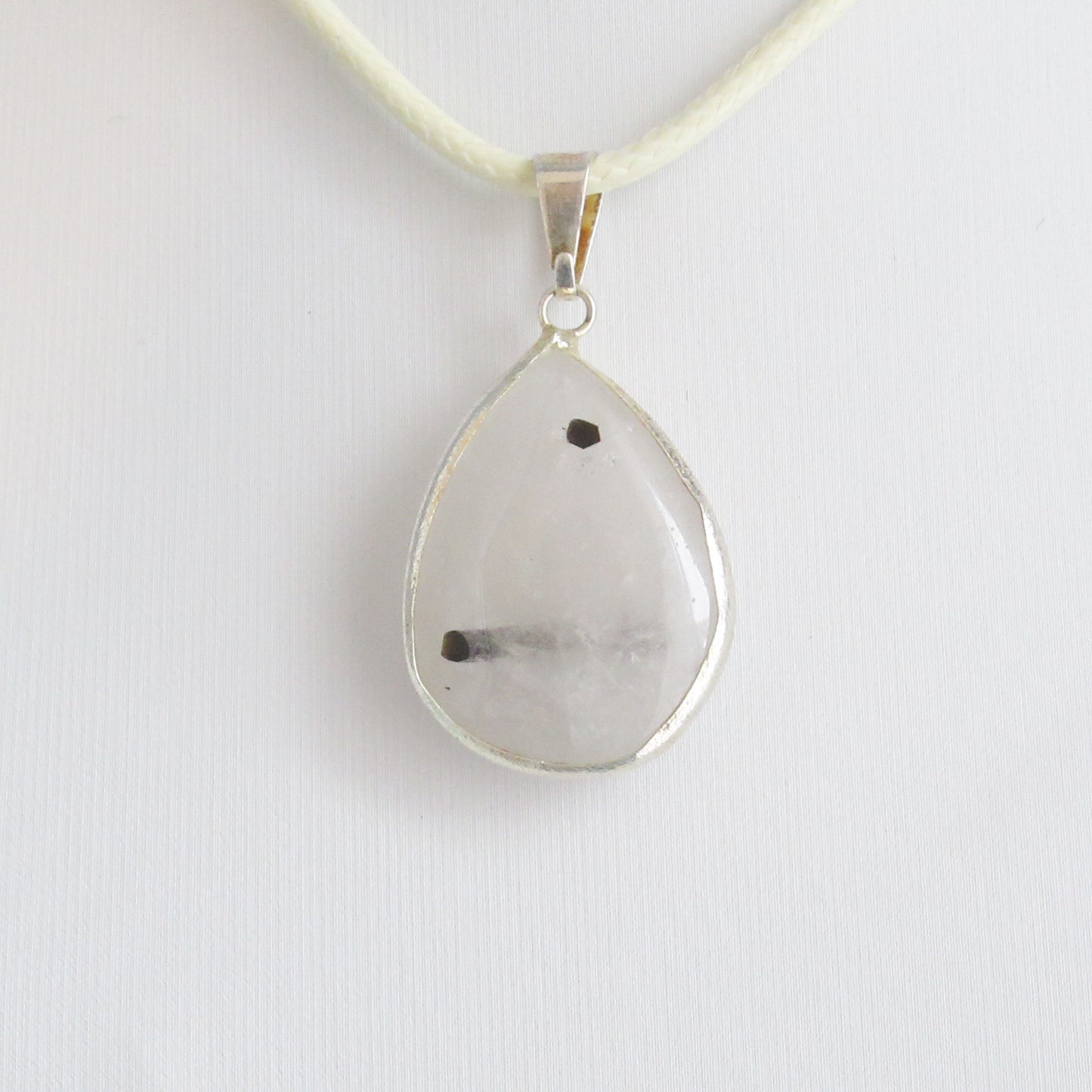 Pendentif en pierre naturelle - Quartz inclusion Tourmaline - Goutte