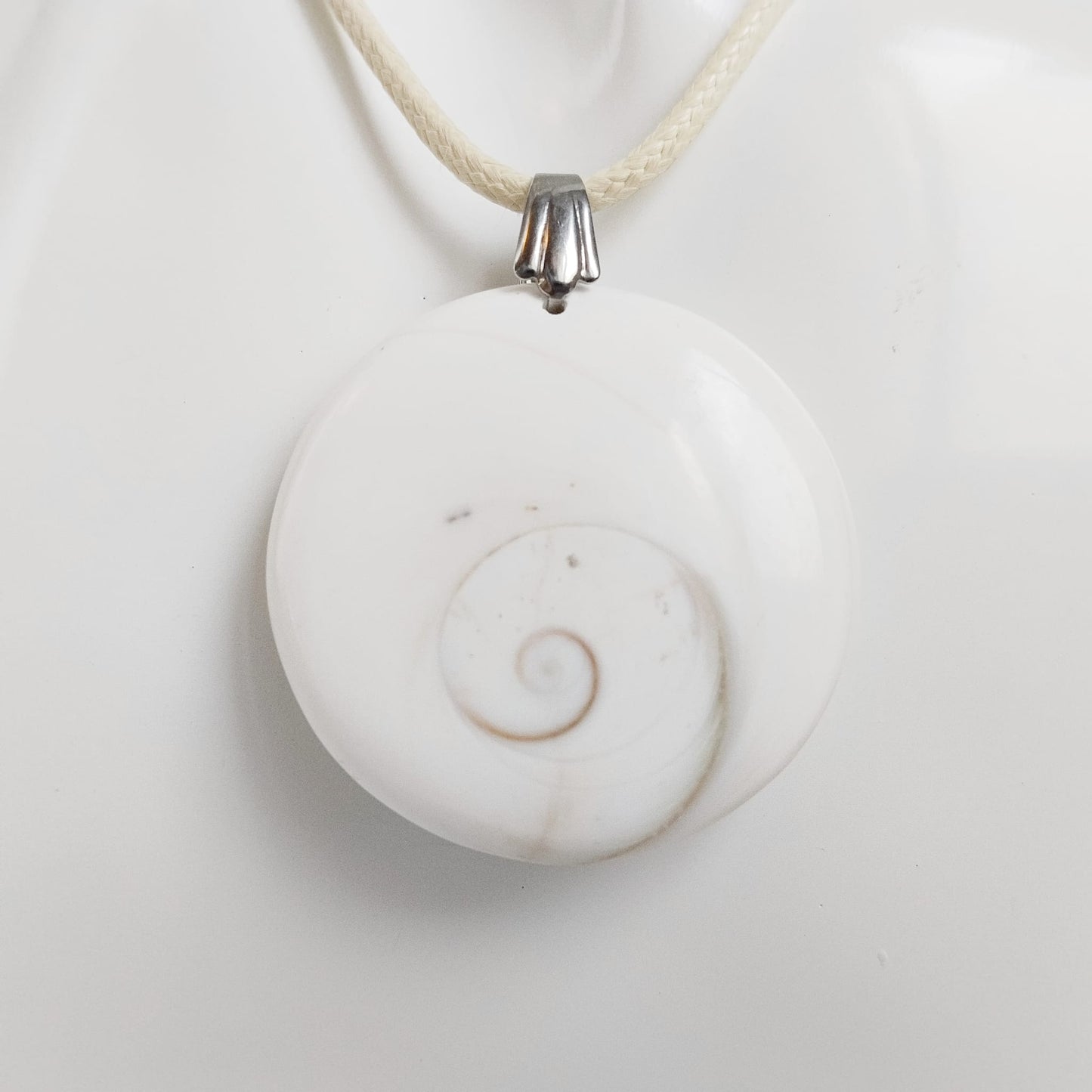 Pendentif en pierre naturelle - Oeil de Sainte Lucie