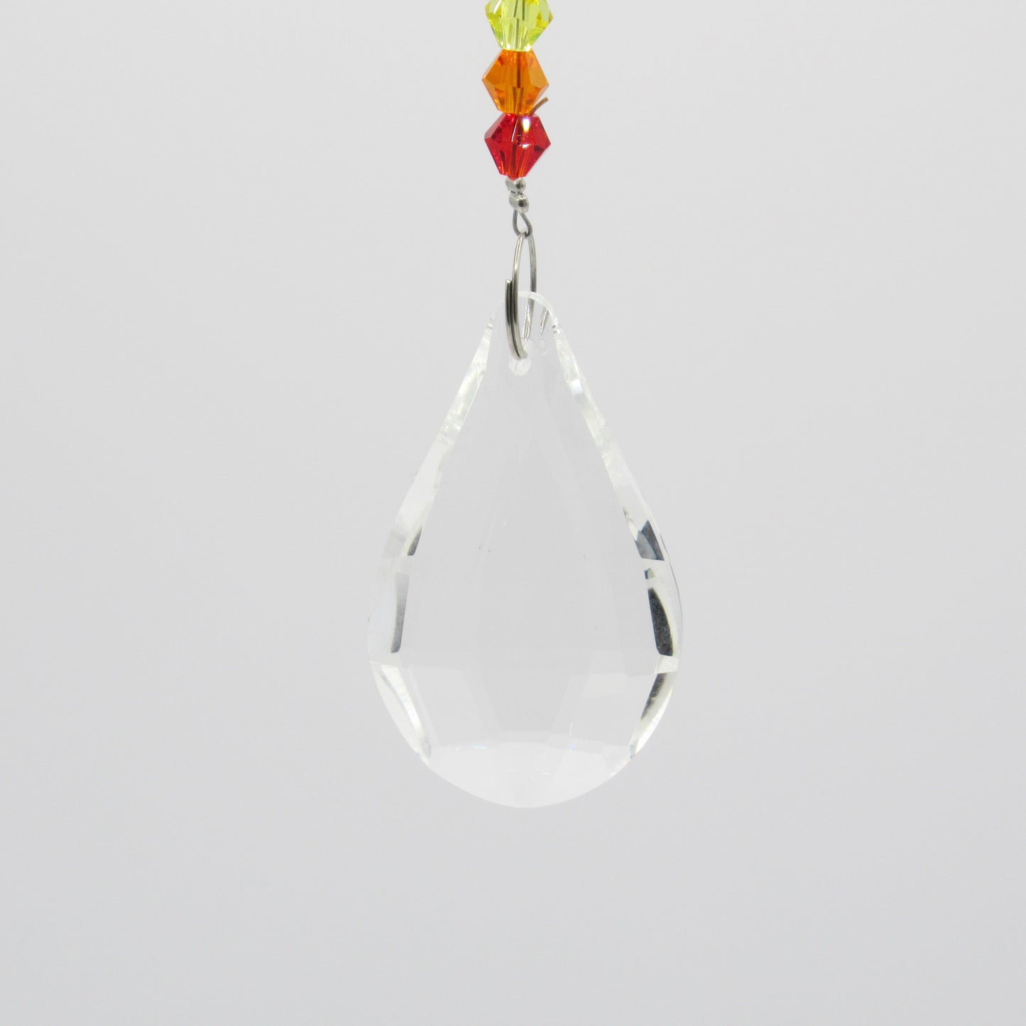 Monjolicaillou.fr - Attrape-soleil Fleur de Vie Dorée https://monjolicaillou.fr/products/suncatcher-fleur-de-vie-doree Transformez votre espace en un havre de paix vibrant avec notre magnifique attrape-soleil fleur de vie. Connu pour élever le taux vibratoire d'une pièce, cet objet sacré est bien plus qu'une simple décoration ; c'est une porte ouverte vers une énergie positive et apaisante. Laissez-vous enchanter par les reflets chatoyants