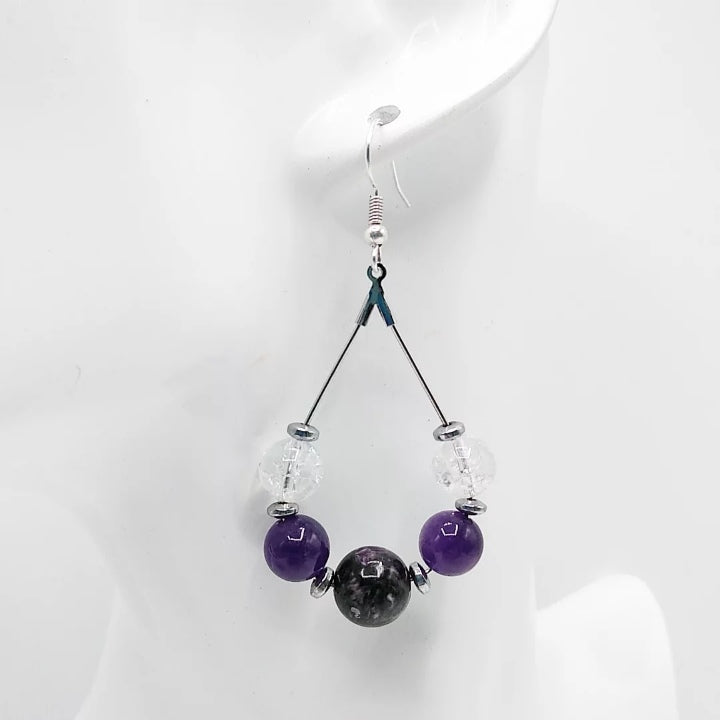 monjolicaillou.fr
https://monjolicaillou.fr › produits › boucles-doreilles-charoite-aa-amethyste-aa
Boucles d'oreilles - Charoïte AA - Améthyste AA
Ces boucles d'oreilles uniques allient trois pierres puissantes pour apporter harmonie, sérénité et beauté naturelle à votre quotidien. Charoïte : Rare et préci…