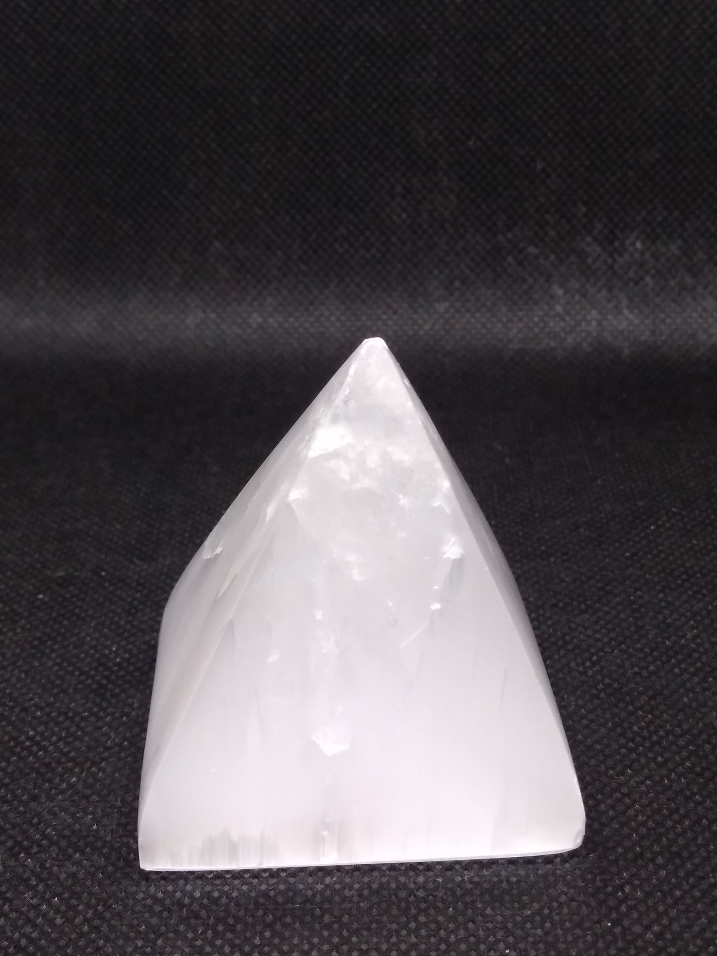 Pyramide Sélénite 4X4cm