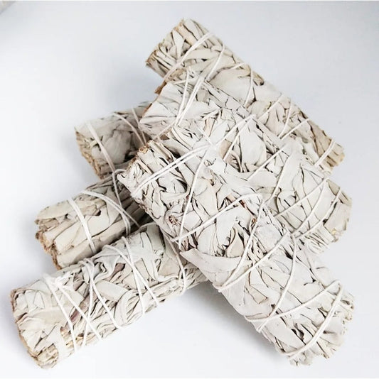 Comment utiliser un fagot de sauge blanche pour purifier un lieu ou des objets