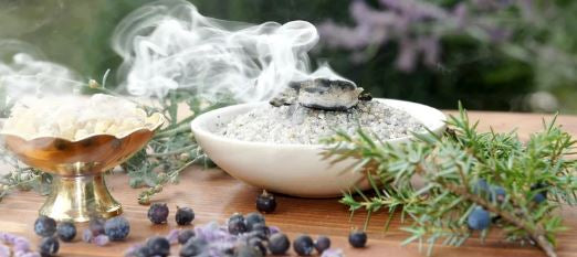 monjolicaillou.fr - encens batonnets, encens sauge blanche, palo santo, oliban, benjoin, sang de dragon, reiki, méditation, ondes positives, archange Gabriel, archange raphael, archange michael