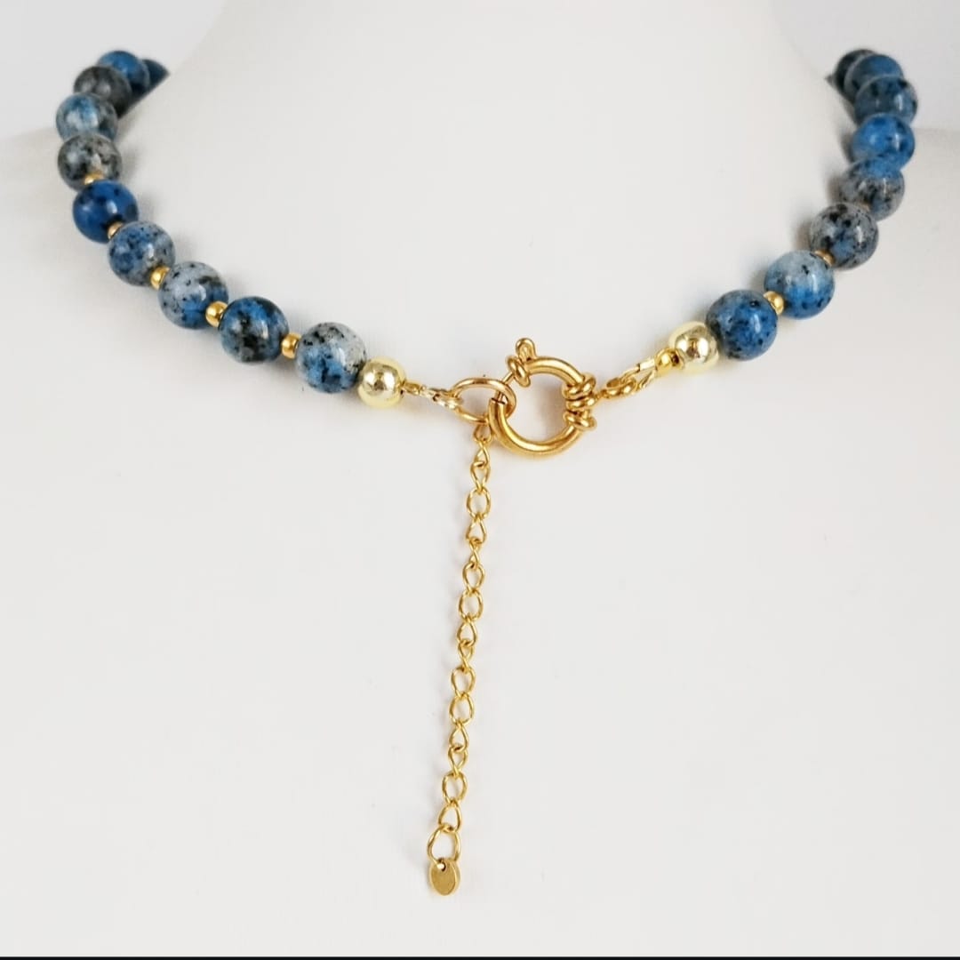 Collier en jaspe K2 naturel, pierre rare de protection et d’harmonie. Favorise sérénité, intuition, confiance en soi et équilibre émotionnel.