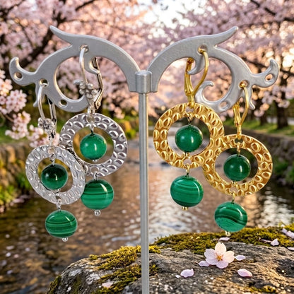 Boucles d'oreilles dormeuse en pierres naturelles - Malachite