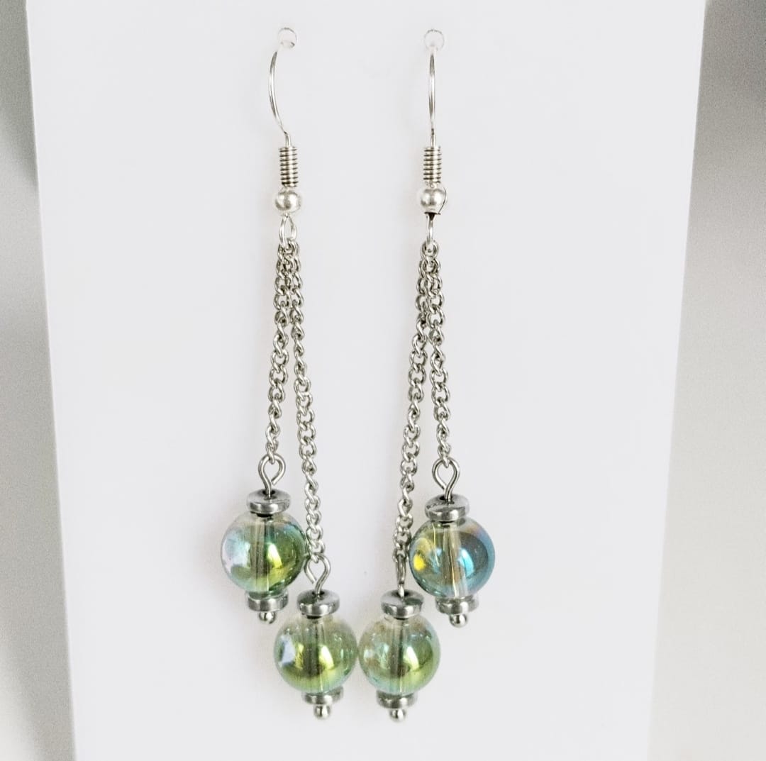 Boucles d’oreilles Aqua Aura 8 mm, élégantes et énergétiques. Bien-être, apaisement, protection et harmonie au quotidien.