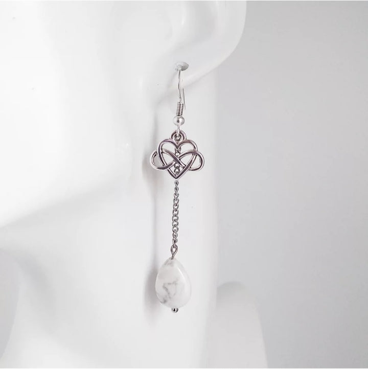 Boucles d'oreilles Howlite - Infini / Coeur