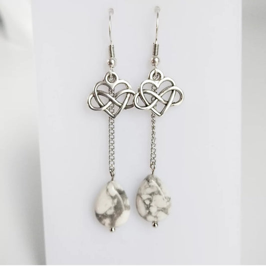 Boucles d'oreilles Howlite - Infini / Coeur