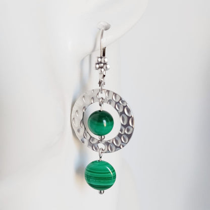 Boucles d'oreilles dormeuse en pierres naturelles - Malachite