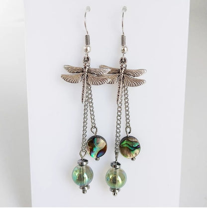 Boucles d'oreilles en pierres naturelles - Nacre et Aqua Aura - Libellule