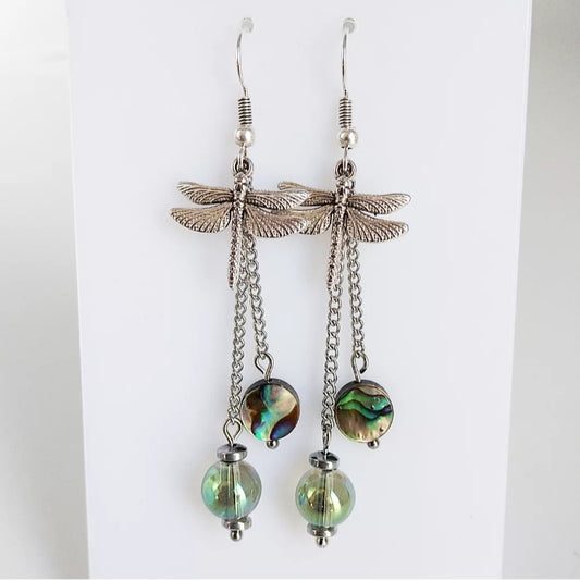 Boucles d'oreilles en pierres naturelles - Nacre et Aqua Aura - Libellule