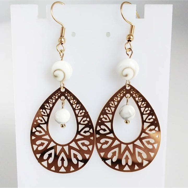Boucles d'oreilles en pierres naturelles  - Oeil de Sainte Lucie et Howlite