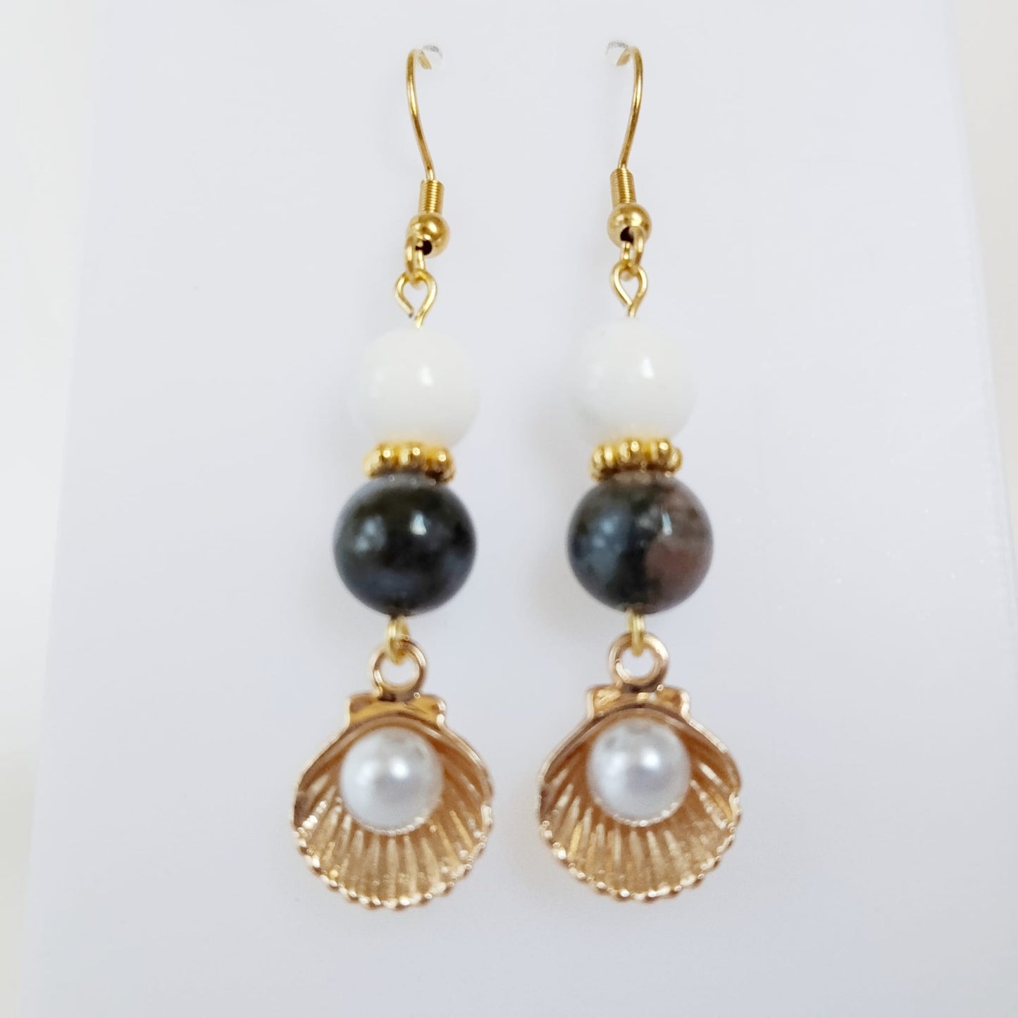 Boucles d'oreilles en pierres naturelles - Agate Turitelle - Nacre - Saint Jacques