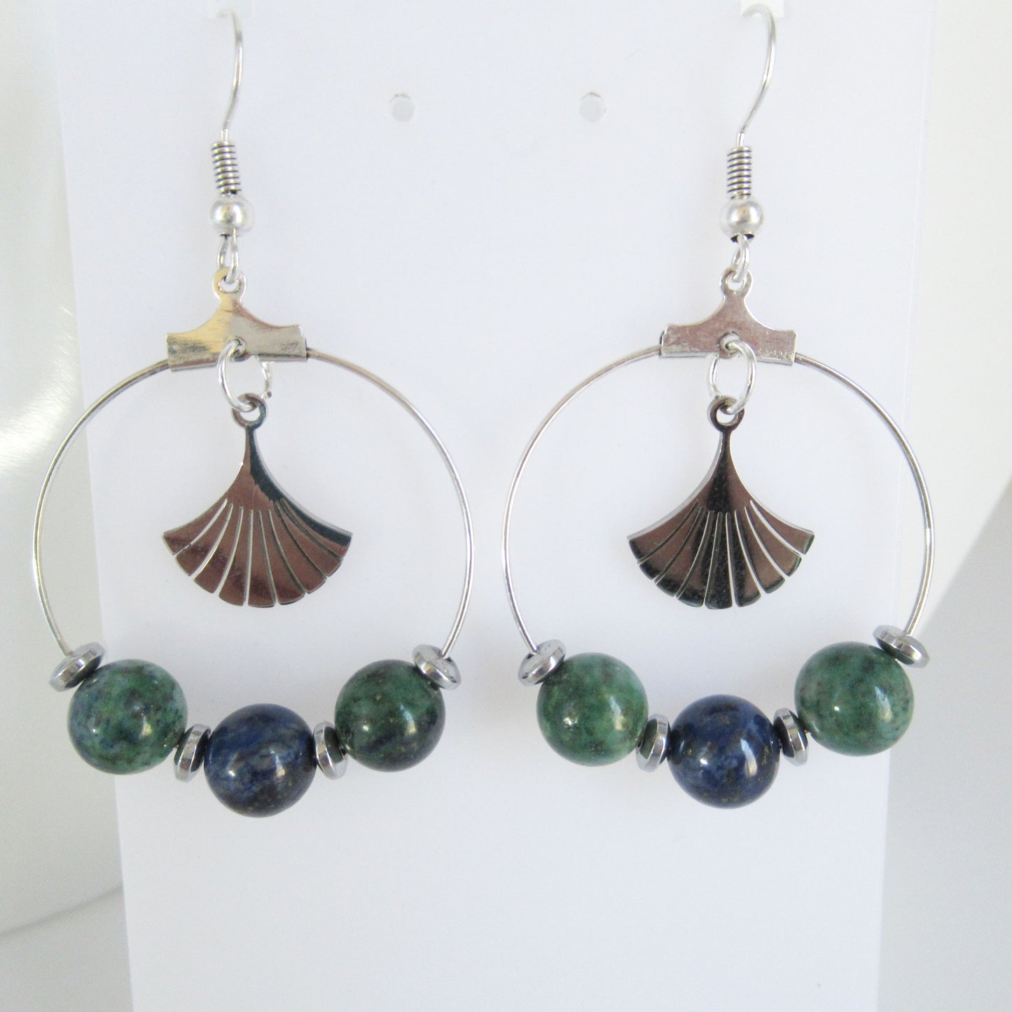 monjolicaillou.fr

https://monjolicaillou.fr › produits › boucles-doreilles-azurite-malachite

Boucles d'oreilles - Azurite Malachite

Sublimez votre style tout en cultivant votre bien-être avec ces boucles d'oreilles en Azurite Malachite. En associant les bienfaits de l'Azurite et de la Malach