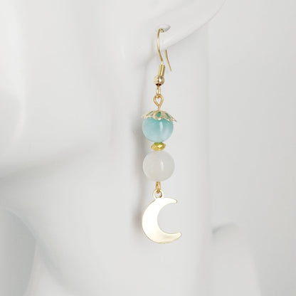 Une alliance délicate de Pierre de Lune et de Garnierite pour un bijou féminin, naturel et symbolique, inspiré par la douceur lunaire et l’intuition.