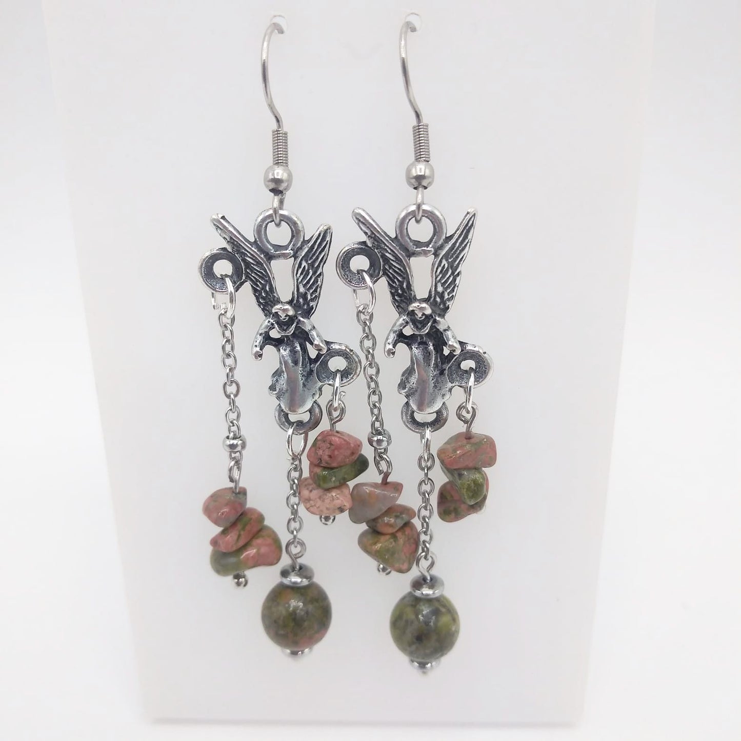 Boucles d'oreilles - Unakite - Ange

L'Unakite est une pierre puissante pour transformer positivement votre vie. Elle vous aide à vous libérer progressivement des mauvaises habitudes, notamment la …