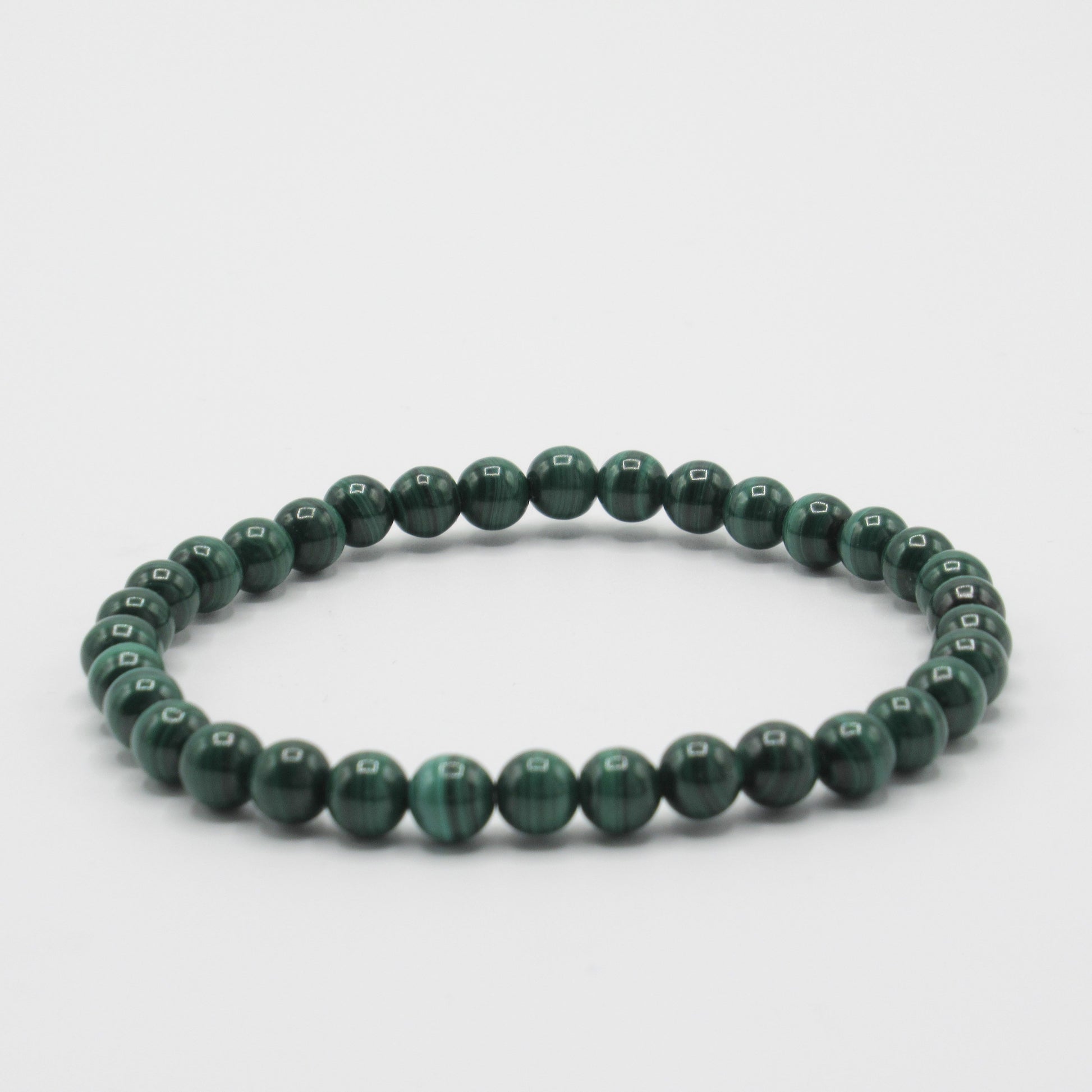 Bracelet avec pierres naturelles malachite et porcelaine cauri Bijoux Bracelet avec pierres naturelles malachite et porcelaine cauri Bijoux