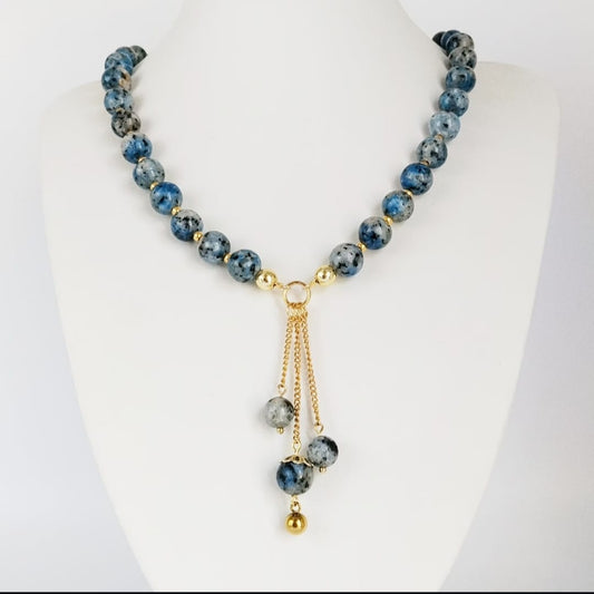 Collier en jaspe K2 naturel, pierre rare de protection et d’harmonie. Favorise sérénité, intuition, confiance en soi et équilibre émotionnel.