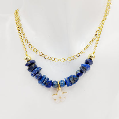 Découvrez notre collier en pierre naturelle lapis lazuli, symbole de sagesse, intuition et sérénité. Un bijou énergétique pour la confiance en soi et la paix intérieure.