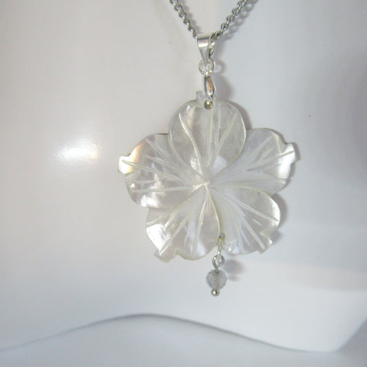 Collier - Nacre - Fleur