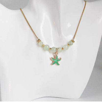 Découvrez le collier en Préhnite, pierre naturelle apaisante et protectrice qui favorise la sérénité, la clarté mentale et l’équilibre intérieur.