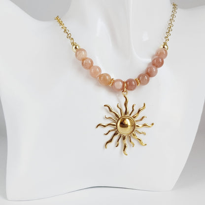 Collier en Pierre de Soleil naturelle, symbole de vitalité, confiance et énergie positive. Bijou lumineux idéal pour attirer joie, optimisme et bien-être au quotidien.