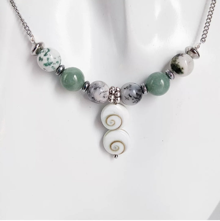 Ce bijou est l'allié idéal pour toute femme en quête de succès et de bonheur