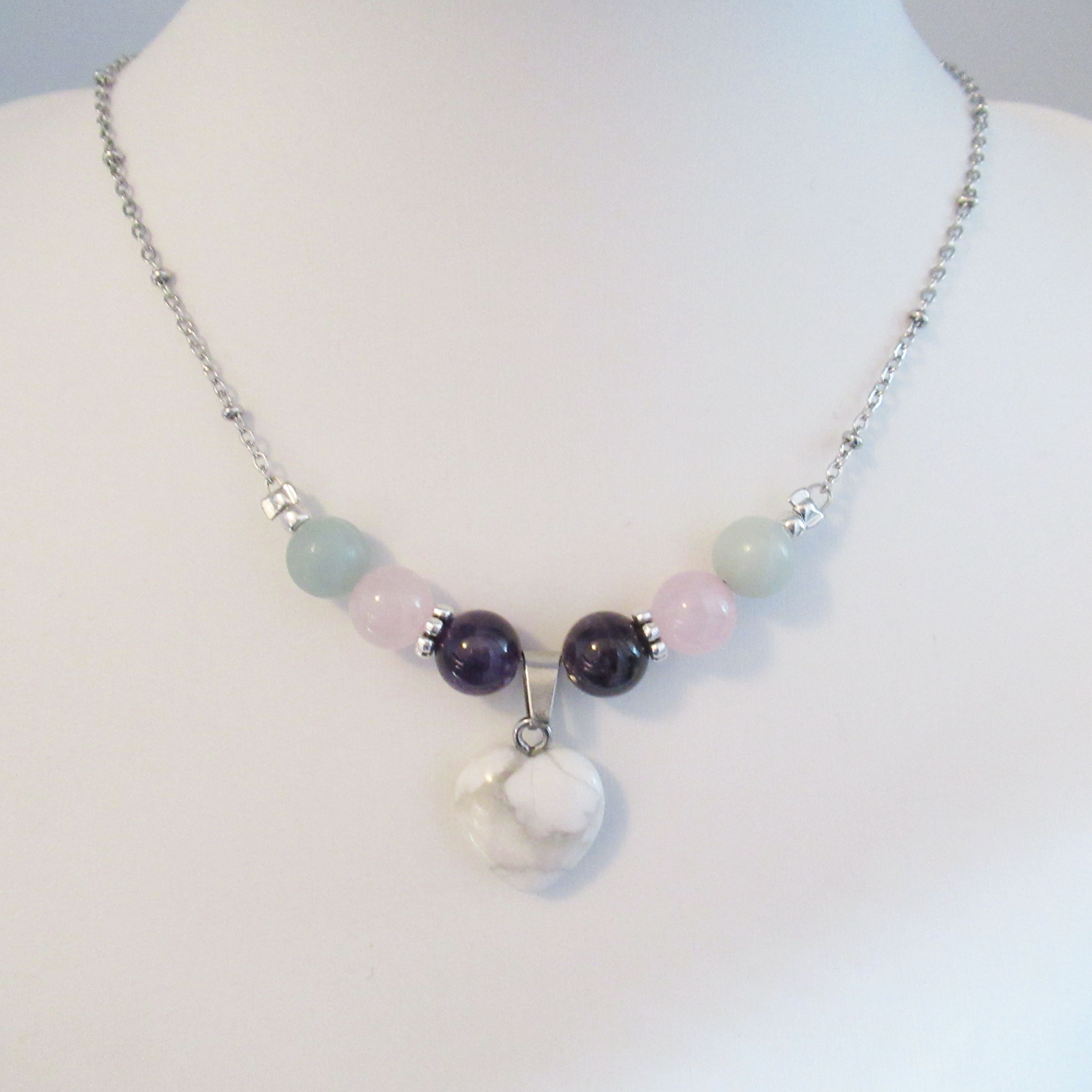 Collier pendentif hexagonal Labradorite EXTRA, symbole Graine de vie, chaine en acier inoxydable doré Collier pendentif hexagonal Labradorite EXTRA, symbole Graine de vie, chaine en acier inoxydable doré